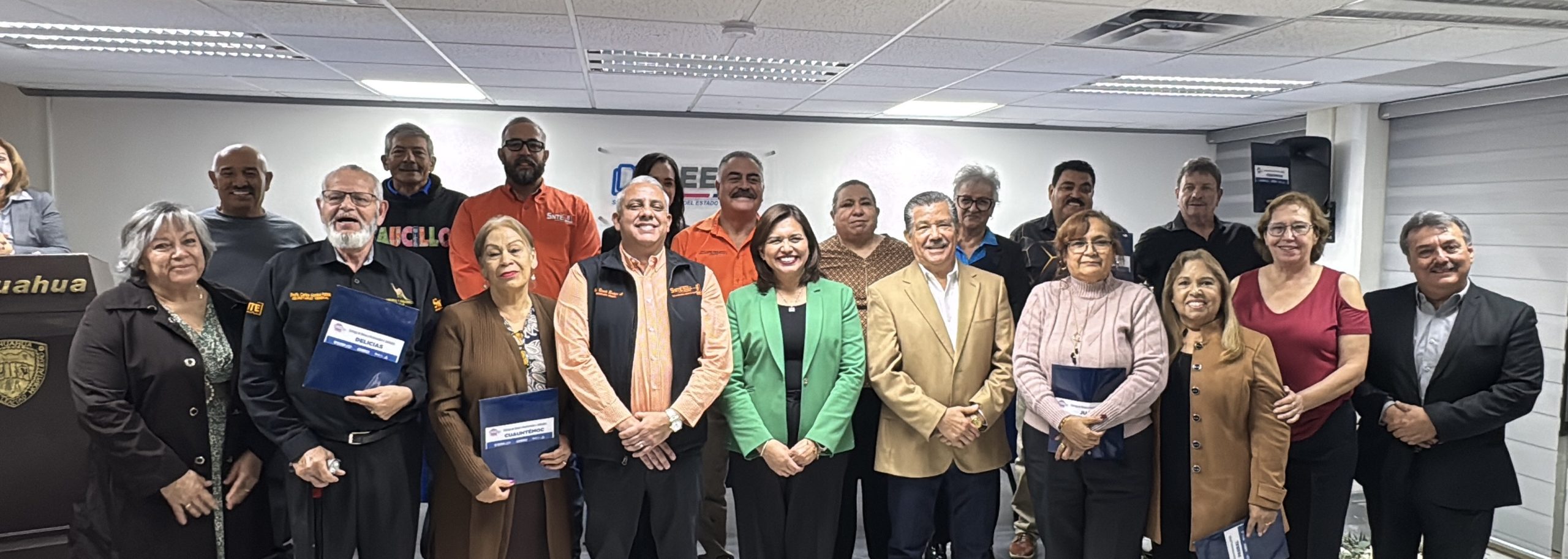 SNTE Sección 8 cumple con la entrega del Bono de Recuperación a Pensionados y Jubilados