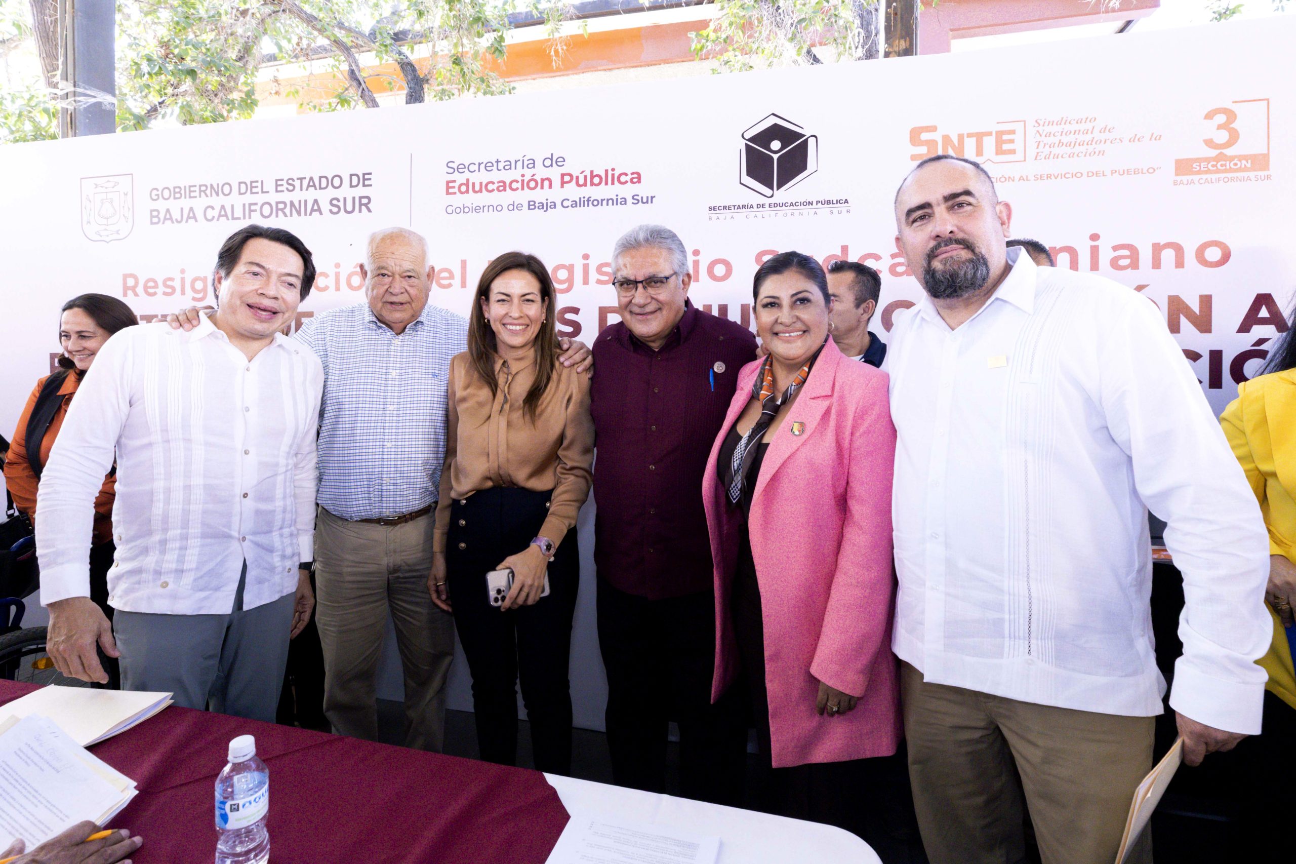 Histórica entrega de plazas a trabajadores de la educación en BCS