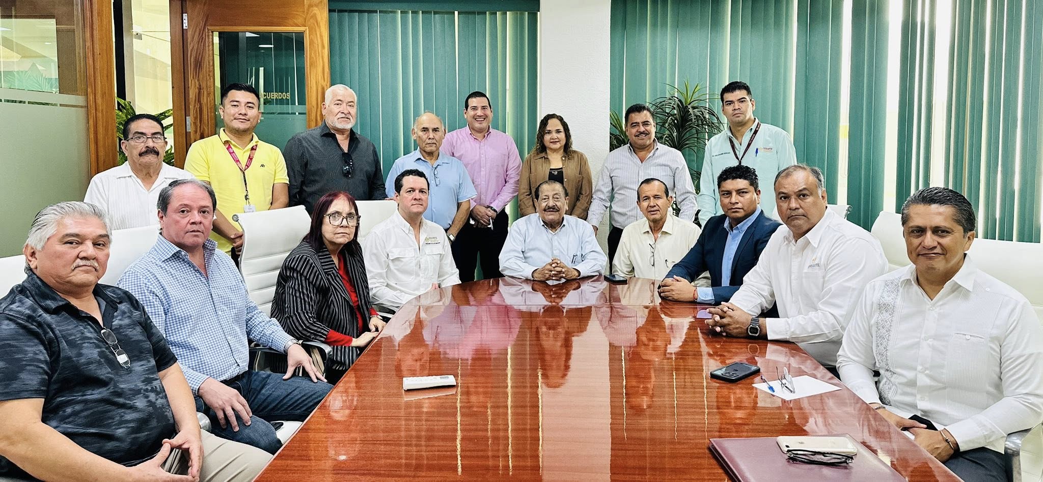 Reunión de Trabajo con autoridades del ISSSTE y del área de la salud