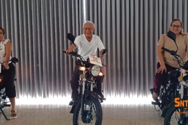 portada 1 moto